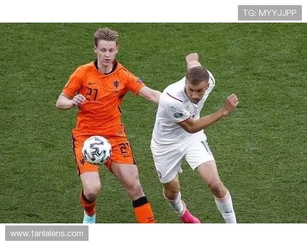 德容 vs 基米希：全能中场的战术角色与比赛影响力对比